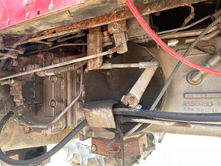massey-ferguson-2705-image-37