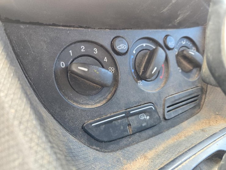 2014-ford-transit-connect-image-47