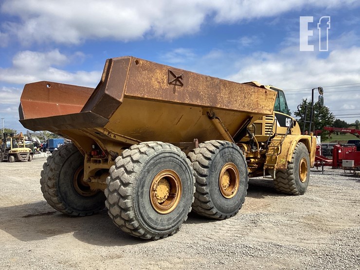 2010-caterpillar-740-image-4