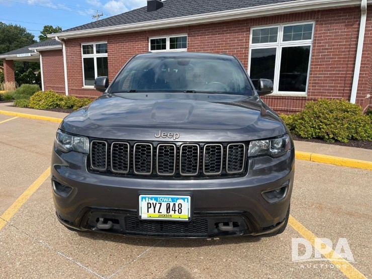 2016-jeep-grand-cherokee-image-14