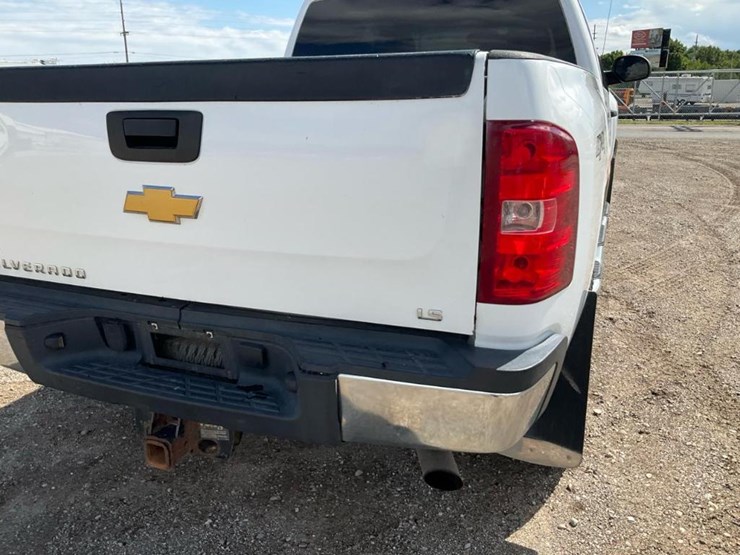 2013-chevrolet-silverado-2500-image-26
