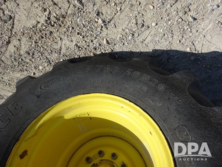 2020-john-deere-f4365-image-48