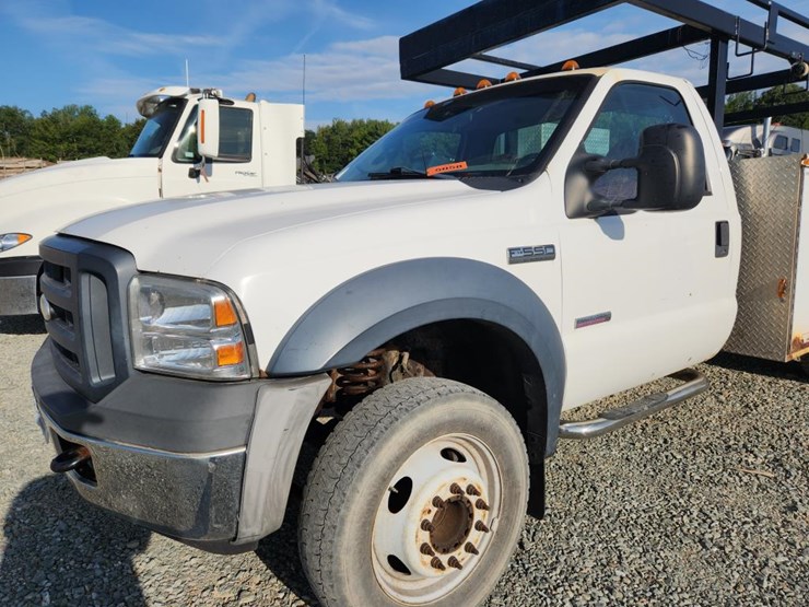 2006-ford-f550-image-9