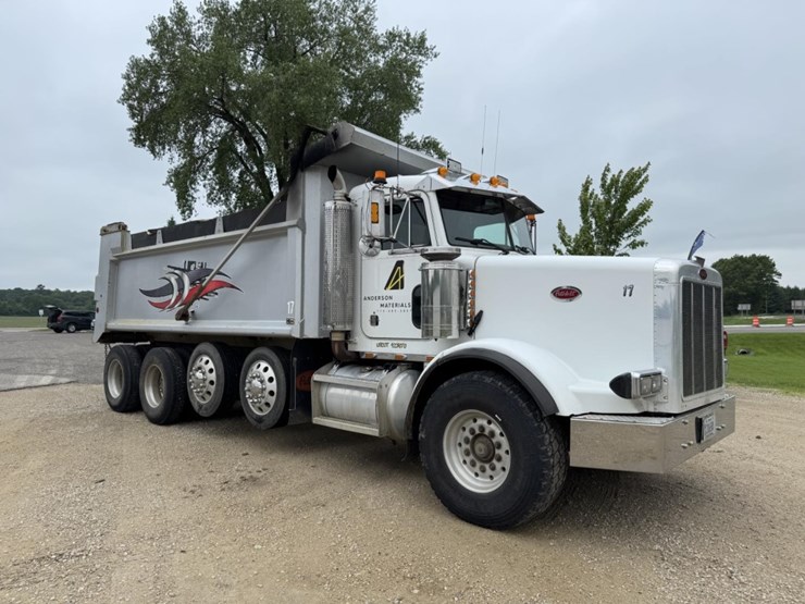 1995-peterbilt-359-image-7