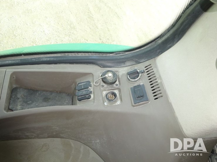 2019-john-deere-f4365-image-110