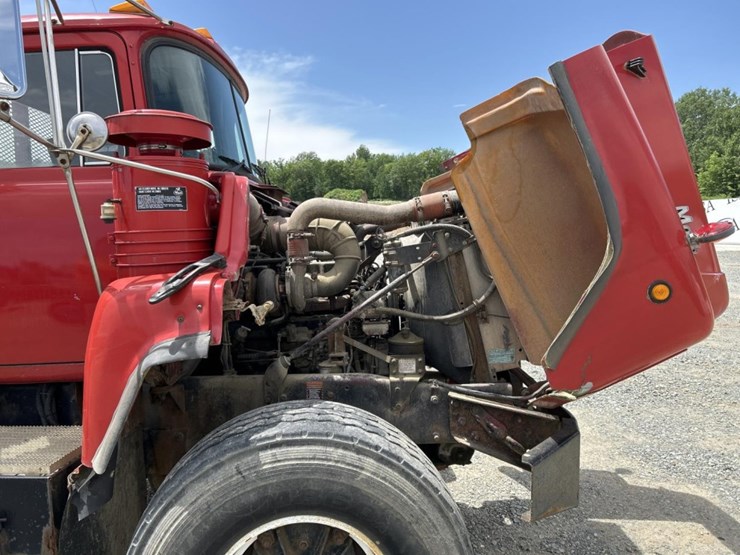1994-mack-dm688s-image-39