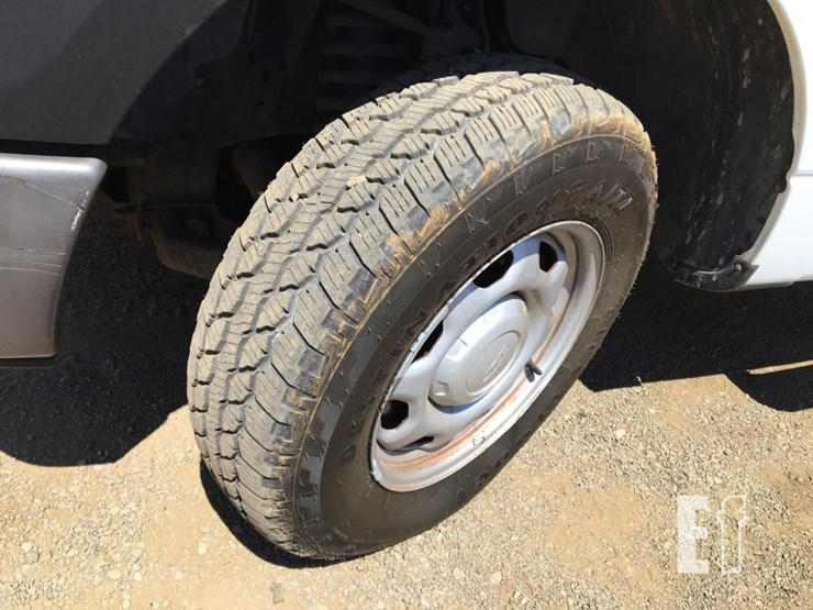 2013-ford-f150-xl-image-12