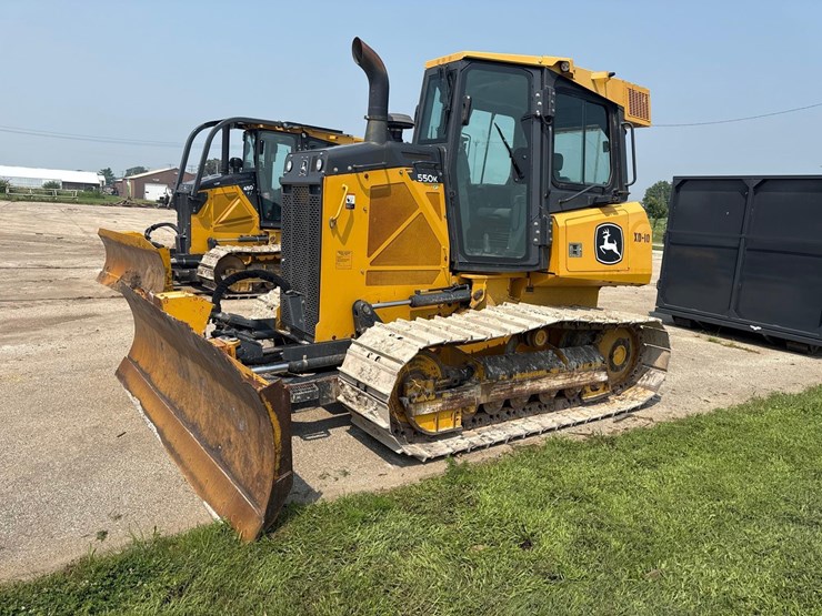 2021-deere-550k-lgp-image-2