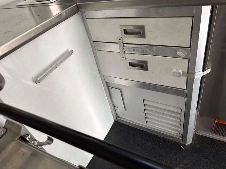 2021-mercedes-benz-sprinter-4500-image-25