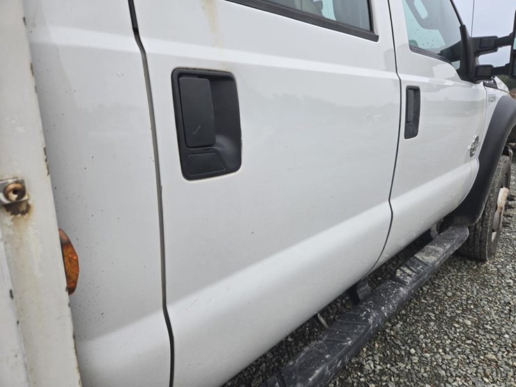 2011-ford-f550-image-21