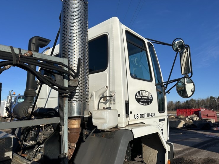 2003-sterling-sc8000-image-19
