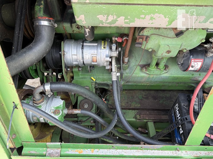 john-deere-8820-image-46