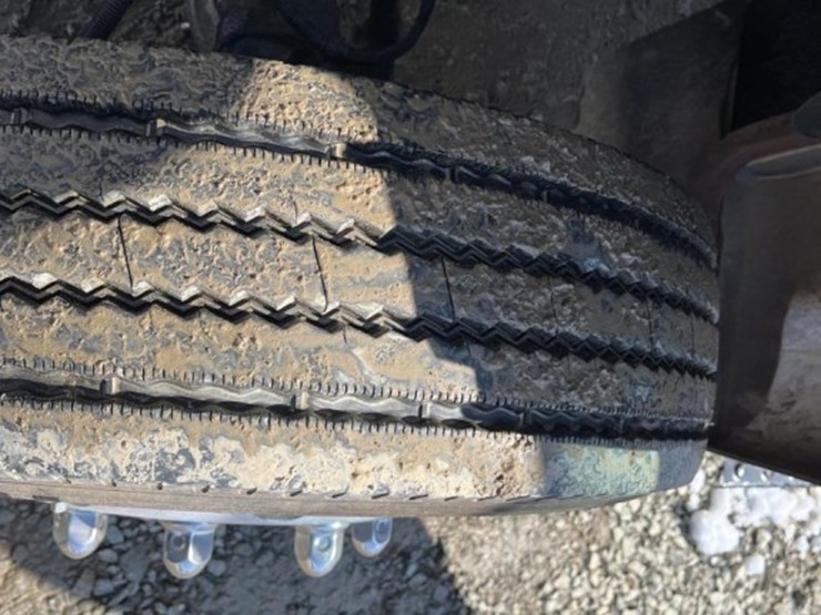 2013-ford-f650-xlt-image-37