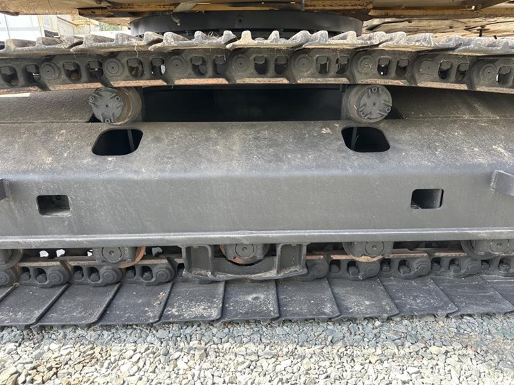 2011-caterpillar-320d-image-75