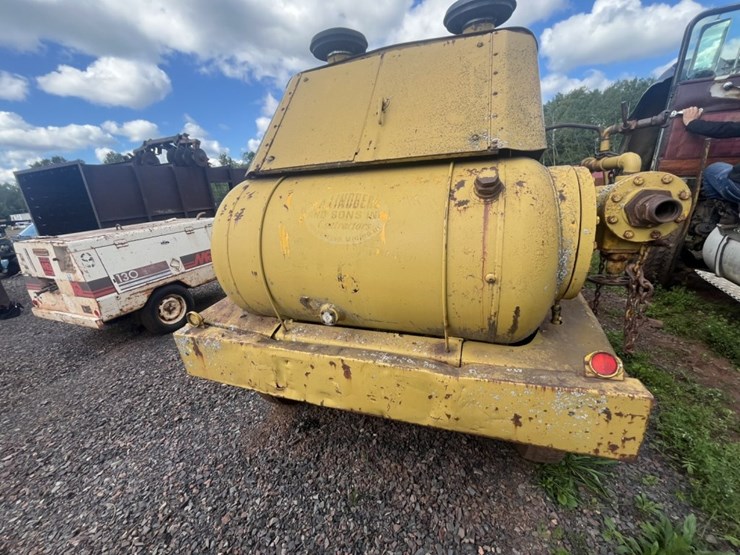 #2685-•-ingersoll-rand-xl1200-towable-air-compressor-image-4