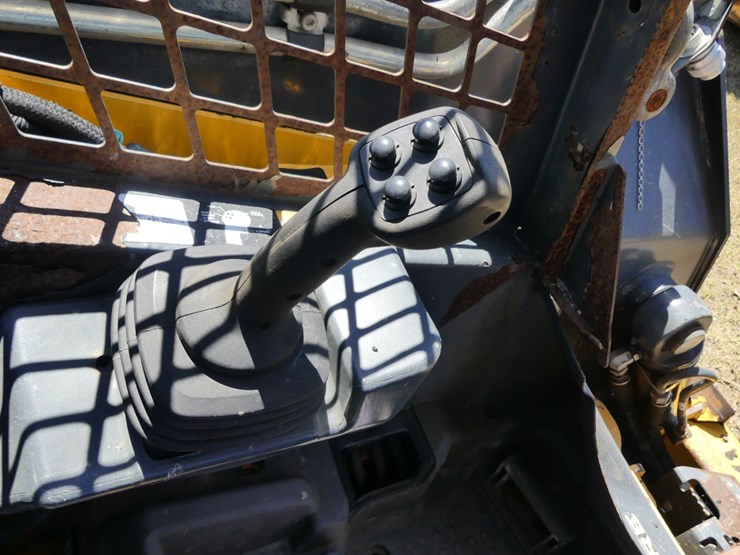deere-333e-image-13
