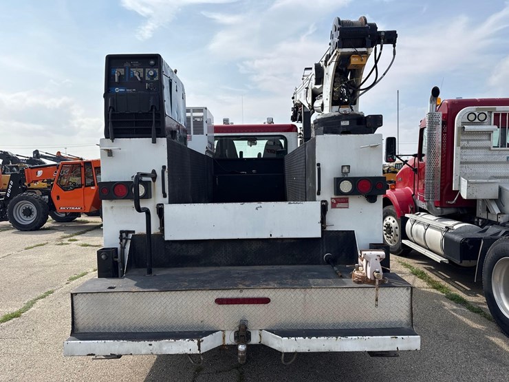 2014-peterbilt-337-image-4