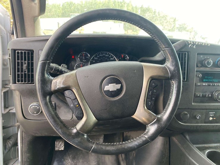 2019-chevrolet-express-2500-image-13