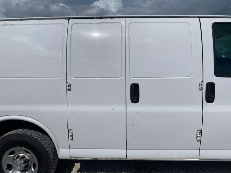 2019-chevrolet-express-2500-image-27