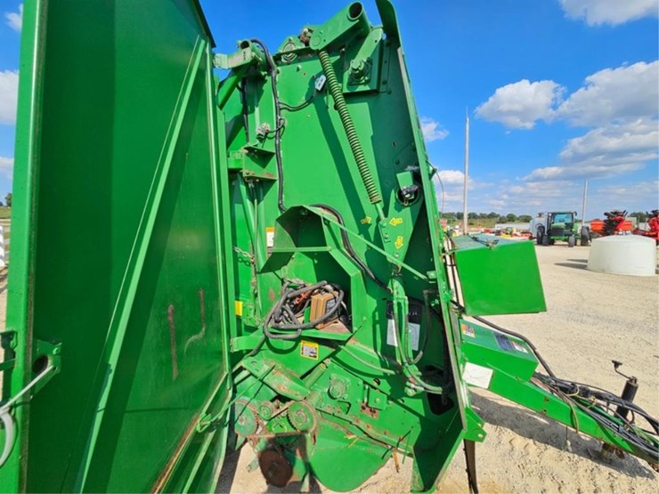 john-deere-566-image-23