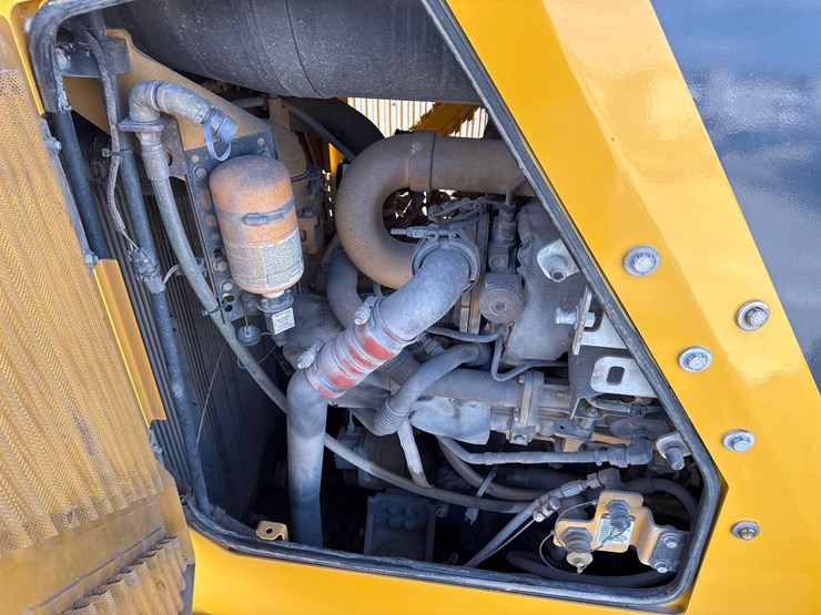 2020-deere-850l-lgp-image-20