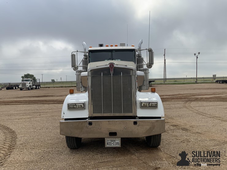 2003-kenworth-w900-image-2