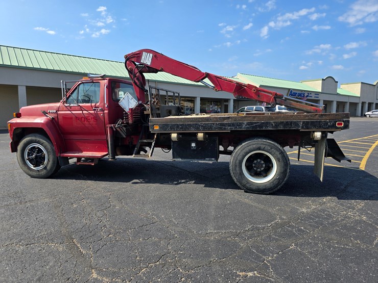 1990-ford-f800-image-9