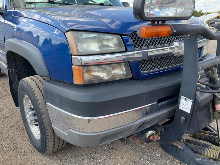 2004-chevrolet-k2500-image-53