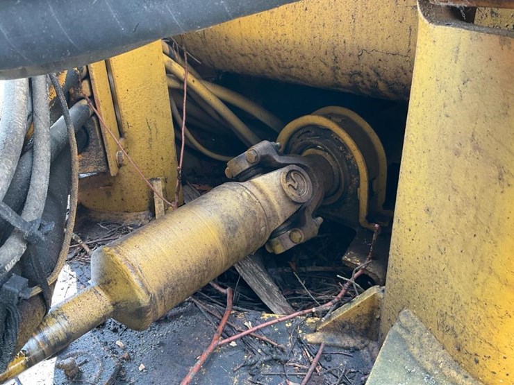 1985-deere-648d-image-25