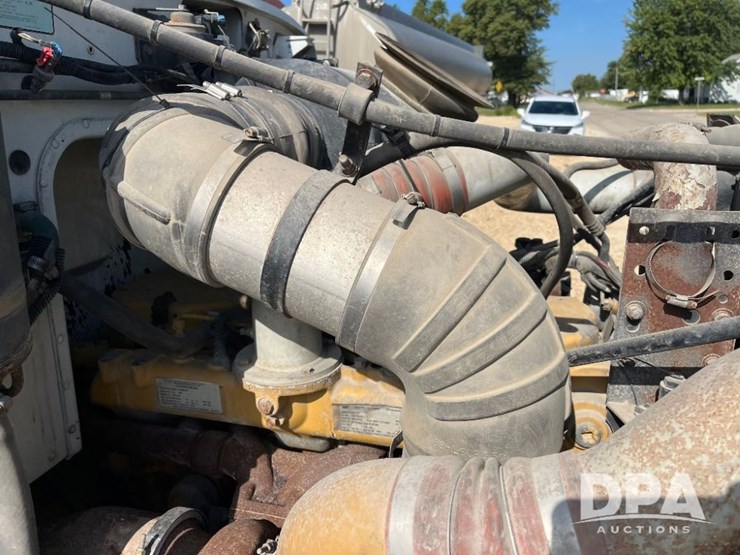 2000-peterbilt-385-image-66