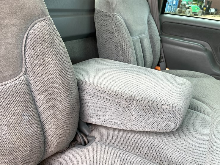 1999-gmc-2500-image-47