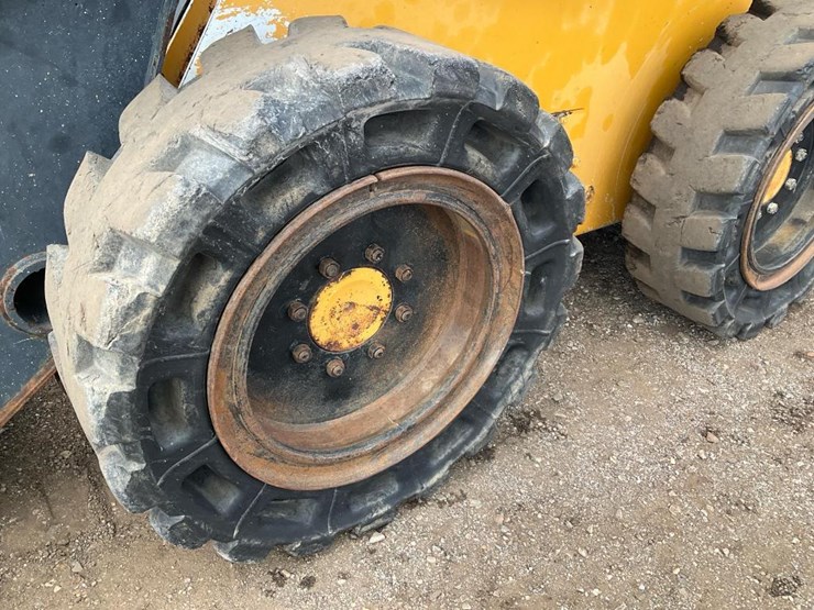 2012-deere-326d-image-13