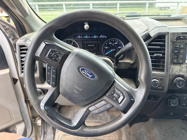 2020-ford-f550-image-44
