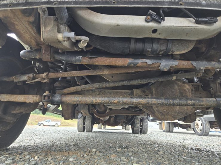 2011-ford-f550-image-44