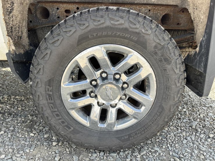 2018-chevrolet-2500-image-32