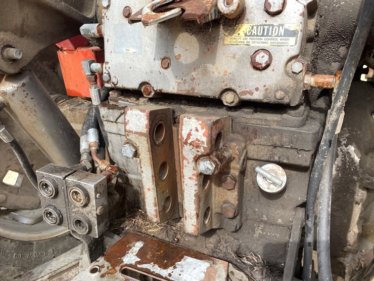 massey-ferguson-2705-image-52