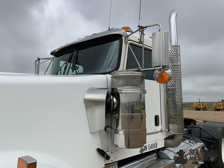 2015-kenworth-w900-image-12