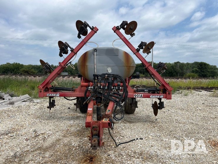 case-ih-2800-image-2