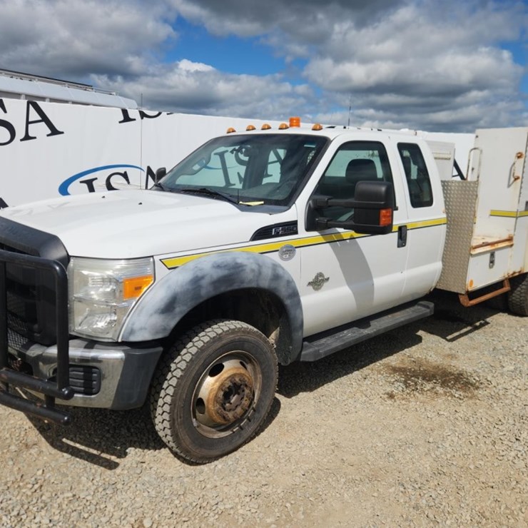 2011 FORD F550
