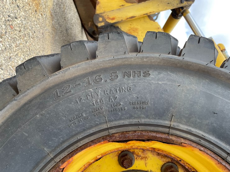new-holland-lb75b-image-12