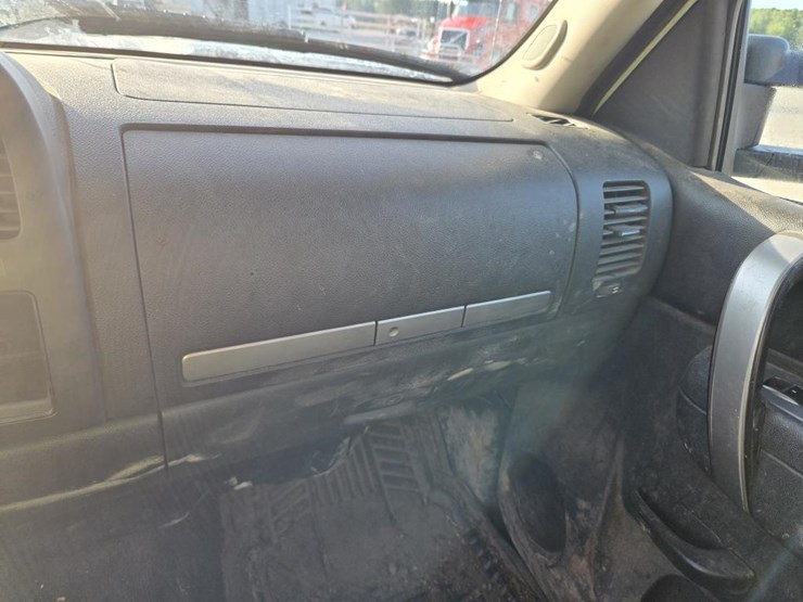 2012-chevrolet-silverado-2500-image-61