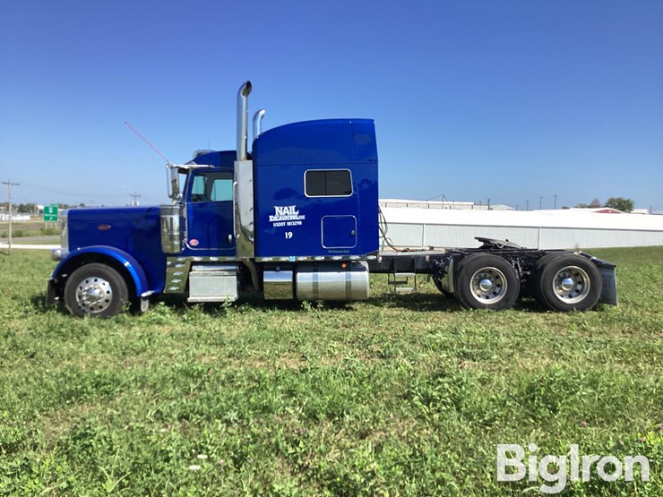 2023-peterbilt-389-image-8