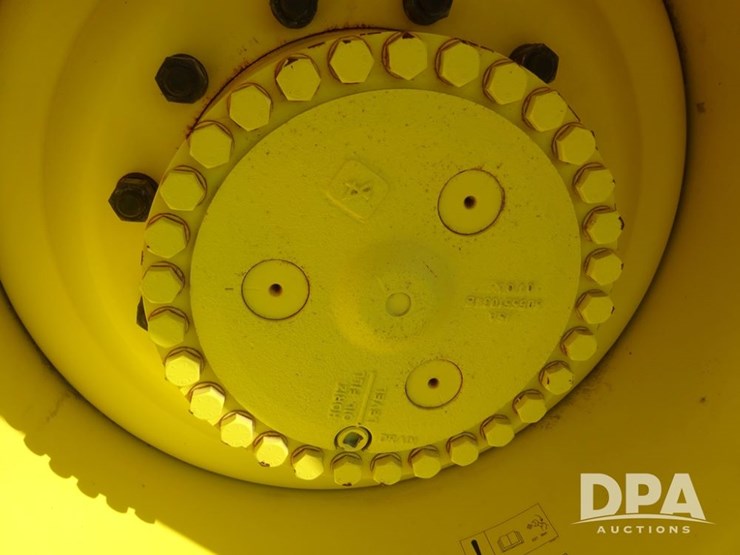 2021-john-deere-f4365-image-68
