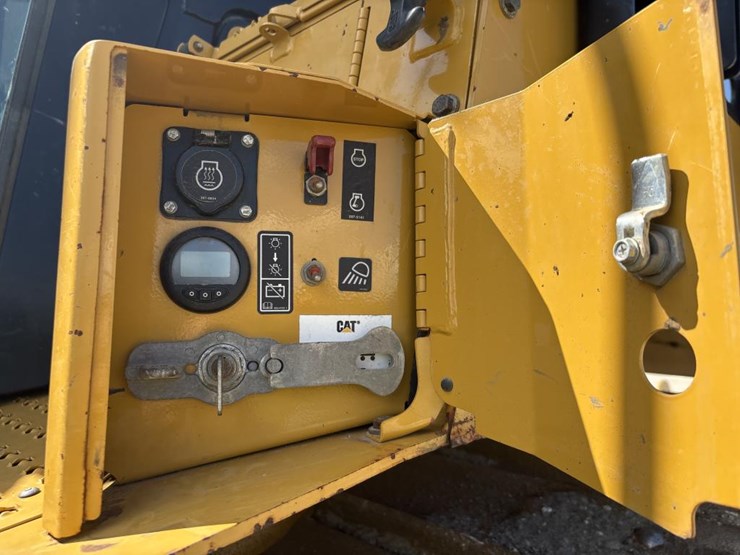 2018-caterpillar-d6t-lgp-image-19