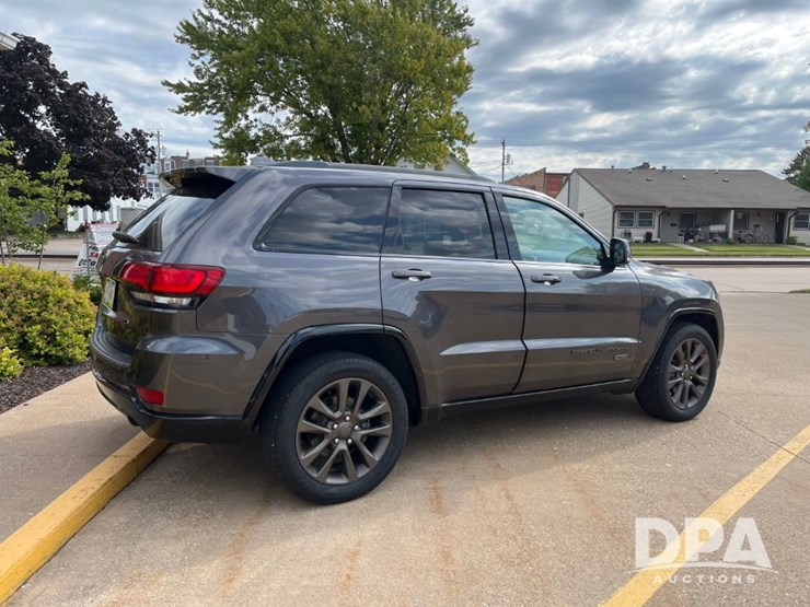 2016-jeep-grand-cherokee-image-5