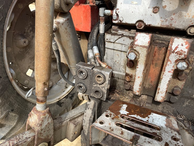 massey-ferguson-2705-image-53