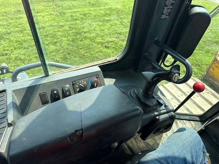 2021-deere-550k-lgp-image-21