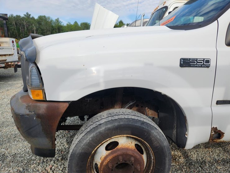 2002-ford-f550-image-17