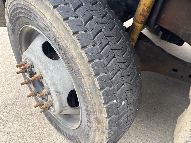 2012-ford-f550-image-30