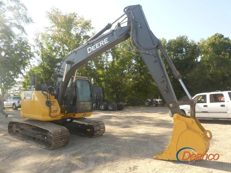 2020-deere-135g-image-2